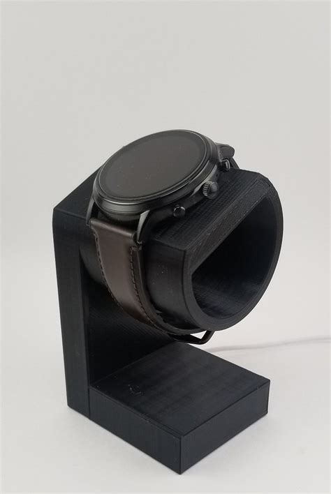 fossil smartwatch charger stand.